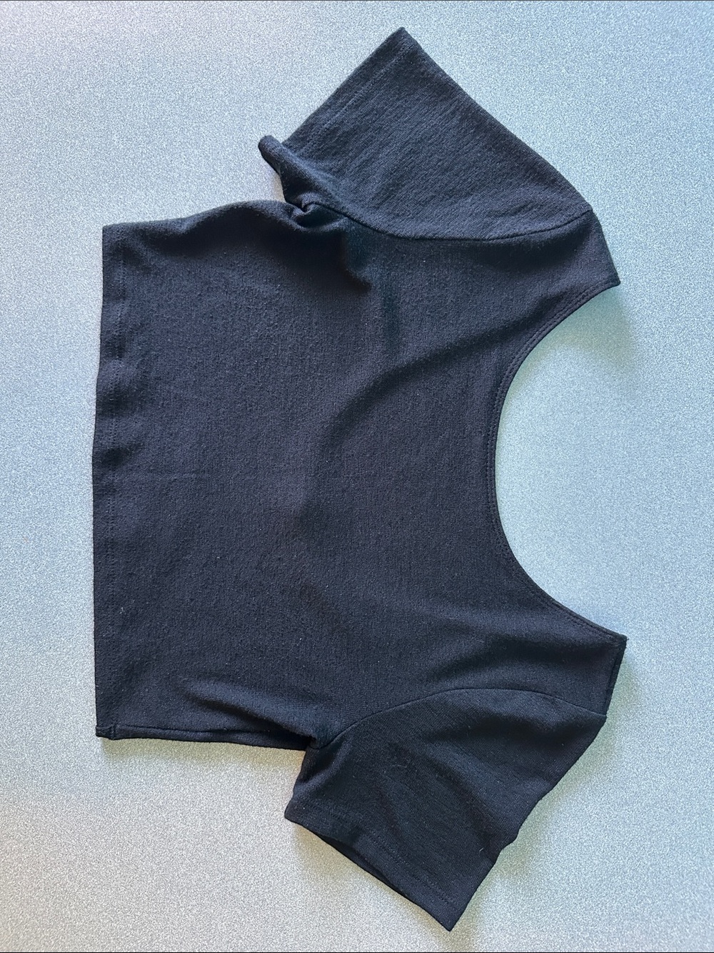 WILFRED FREE | MEDIUM | BLACK | CROPPED SHIRT